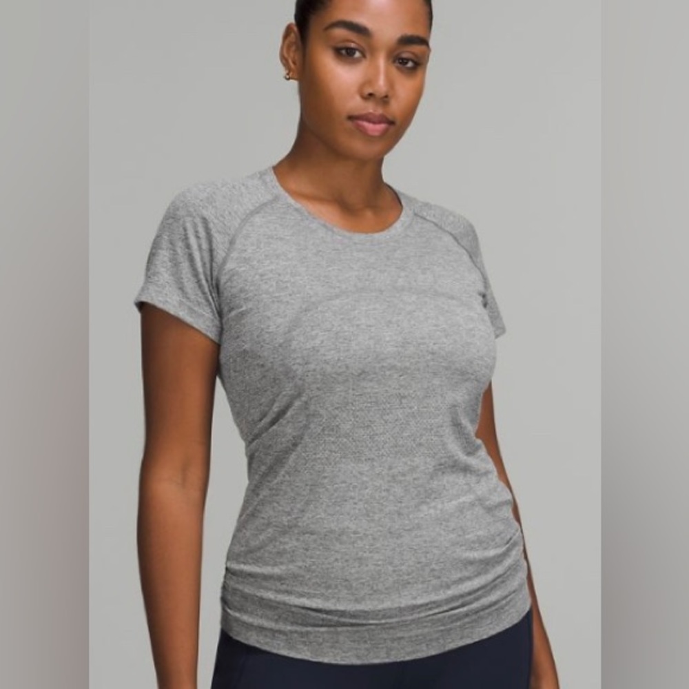 Lululemon swiftly tech short sleeve size 2